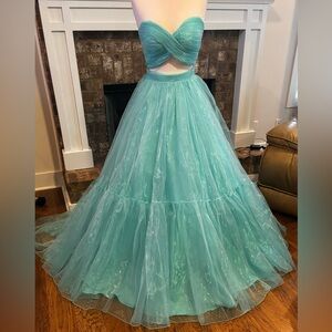 Sherri hill size 0 aqua gown New!! Gorgeous!!!